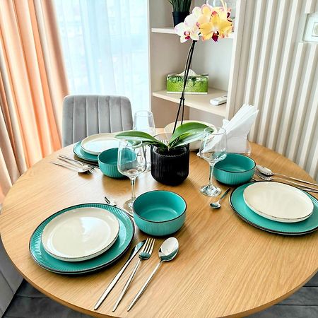 Stylish Apartment Getaway With Self Check-In And Free Parking Lot Arad Exterior photo