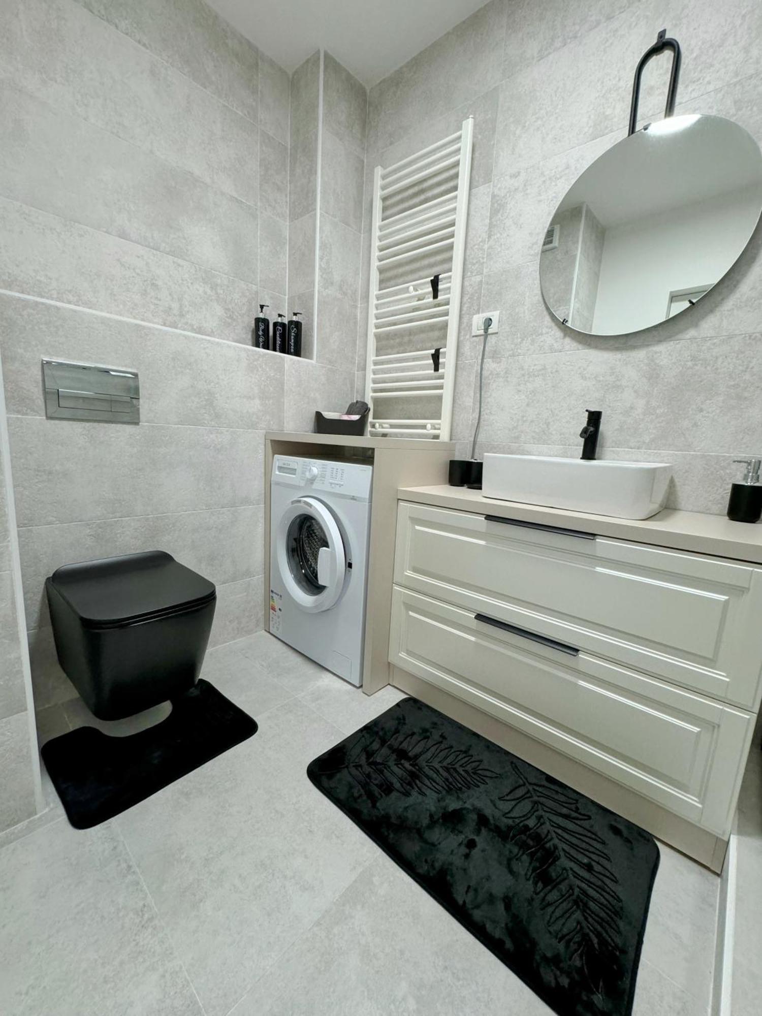 Stylish Apartment Getaway With Self Check-In And Free Parking Lot Arad Exterior photo
